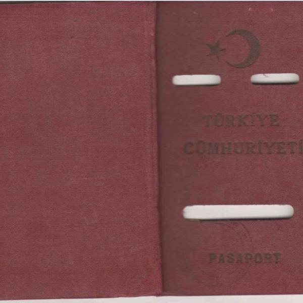 Front cover of Pola's Turkish passport
