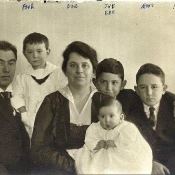 Bella and L.N. Rosenbaum, 1917, with their four oldest children: Adrian, Joseph, Francis, and baby Ruth