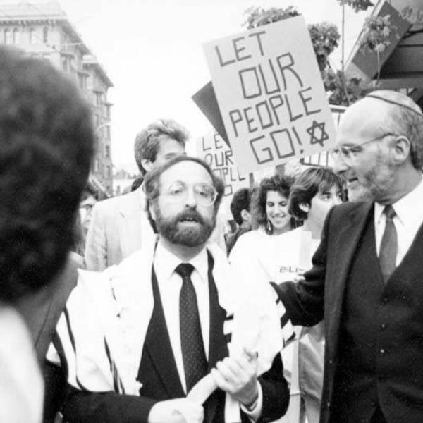 Rabbi Simon Benzaquen at rally in support of Soviet Jewry, Seattle, probably between 1986 and 1987 Photo Courtesy of UW Special Collections