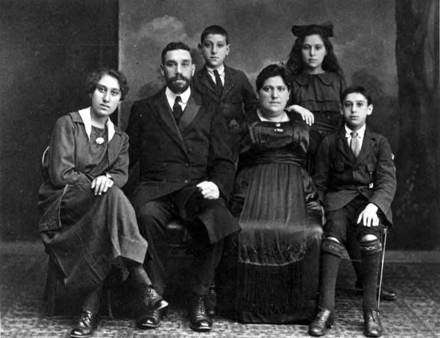 Baronsky family portrait including Isaac and Mrs. Baronsky with two daughters and two sons, approximately 1910s