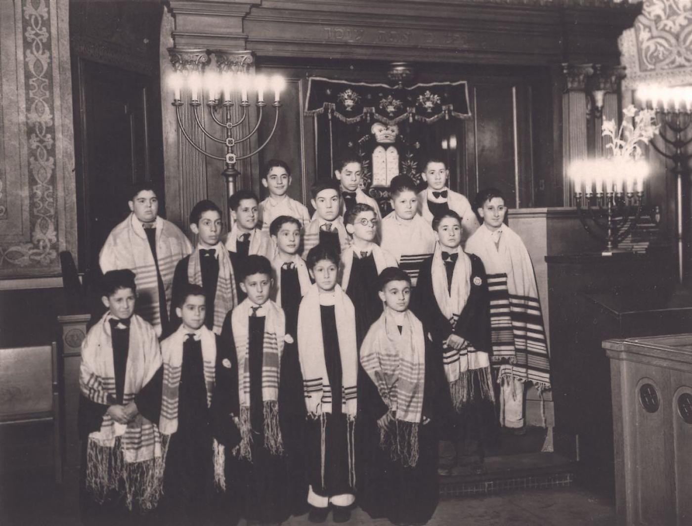 Congregation Ezra Bessaroth Boys Choir. (1931)