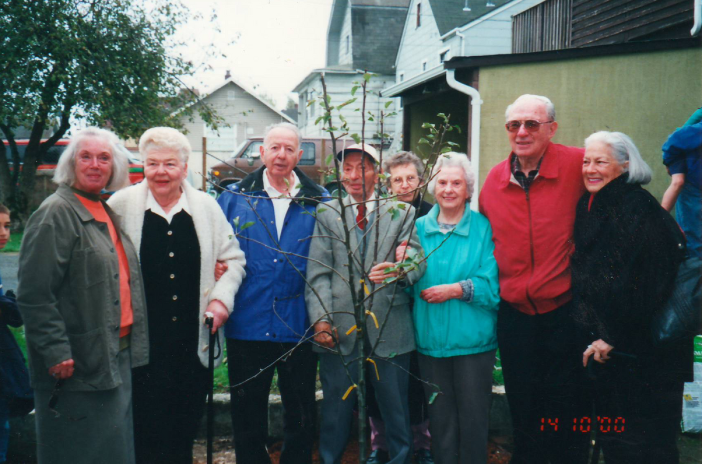 Temple Beth Or apple tree planting.png
