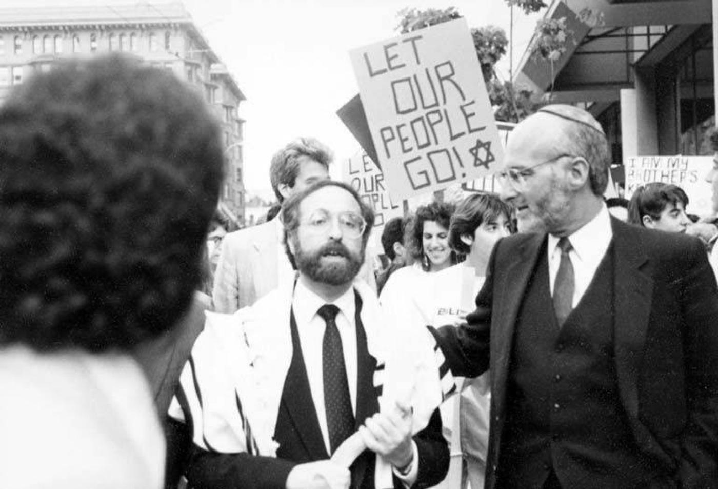 Rabbi Simon Benzaquen at rally in support of Soviet Jewry, Seattle, probably between 1986 and 1987 Photo Courtesy of UW Special Collections