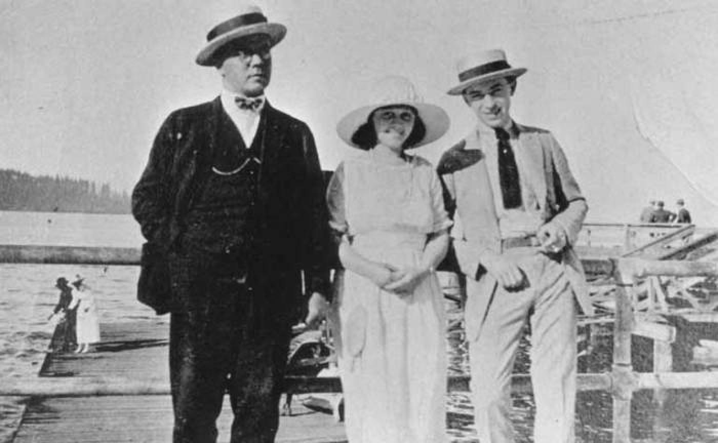 Alter Abrashen (left) with Blanche and Abe Brashen, Seattle, Washington, approximately 1930.jpg