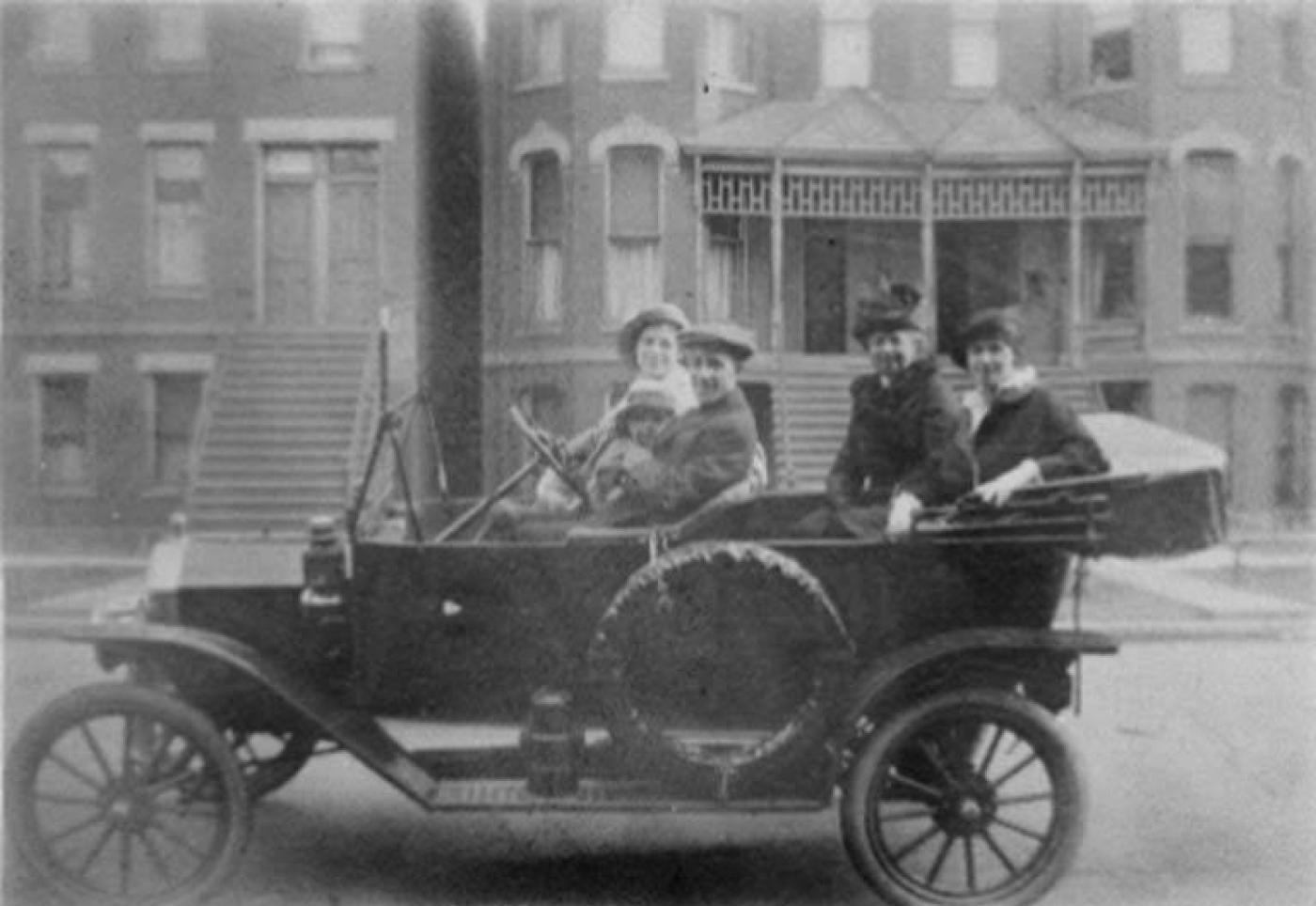 Bertha Levinson and others seated in a car in Chicago, approximately 1906.jpg