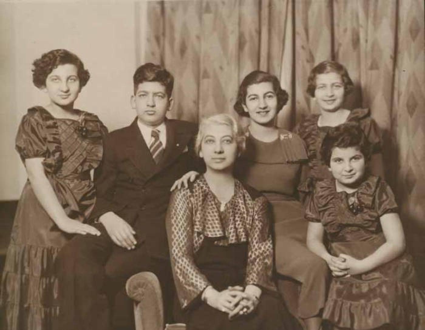 Shafer family portrait, Seattle, Washington, approximately 1925-1935.jpg