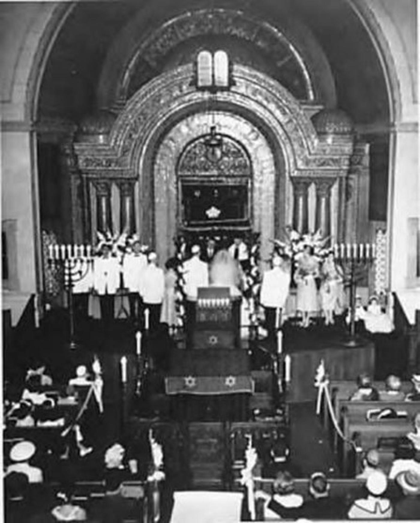 This was the last wedding performed by Rabbi Appel at Bikur Cholim Congregation