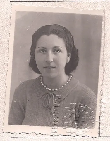 Nine-year-old Clara Barkey writes a letter in Ladino from her home in Rhodes to her Uncle Raphael (Ralph) Capeluto in Seattle. The Italian language influences the style of her writing because Rhodes was a colony of Italy at the time she was growing up. 