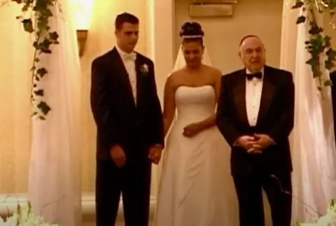 Hazzan Isaac Azose performs Pasharo D'ermozura at the bride's request, 2006. Courtesy Ezra Bessaroth. 